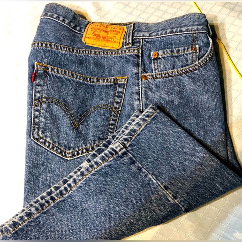 Men’s Levi’s Shorts! Pre owned!size 36